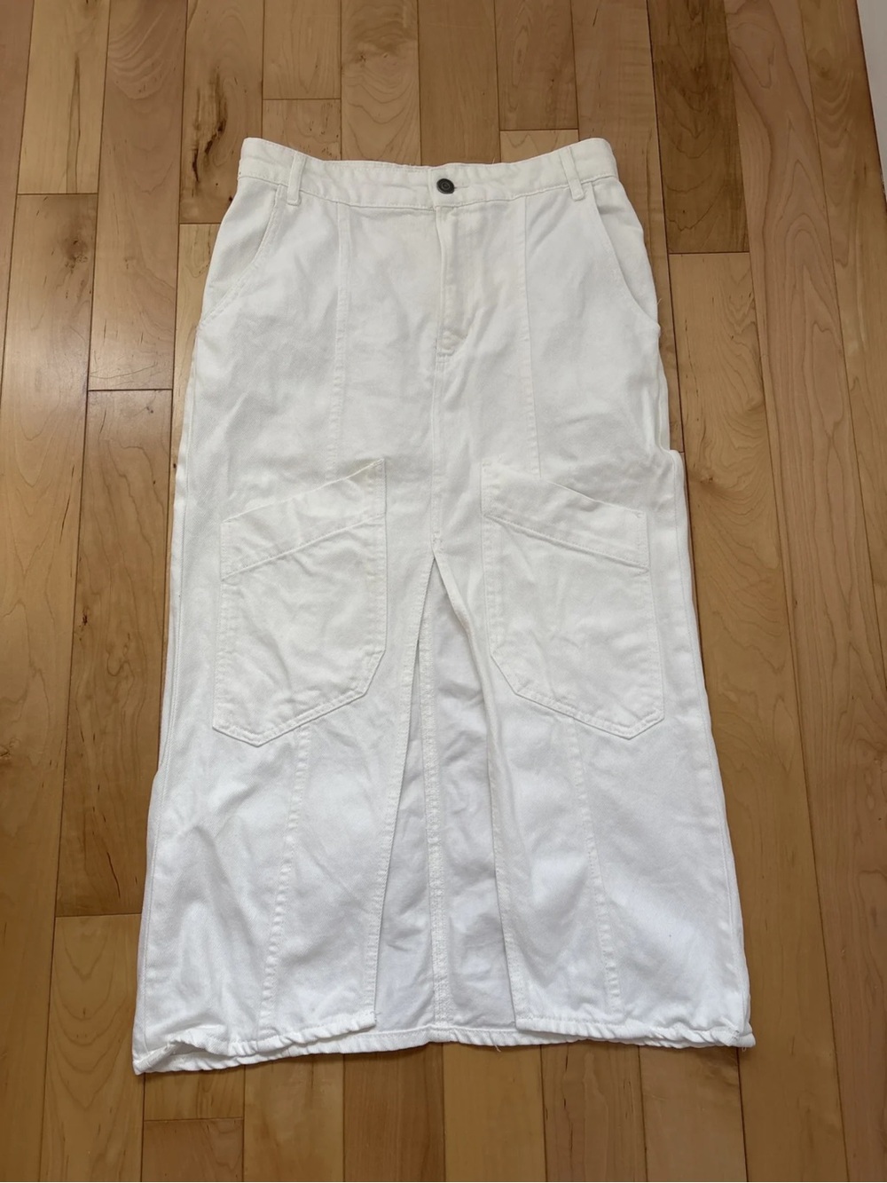 Zara White Midi Skirt with Front Patch Pockets and Center Slit